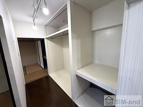 廊下収納