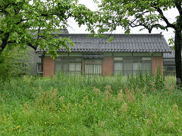 敷地内建物