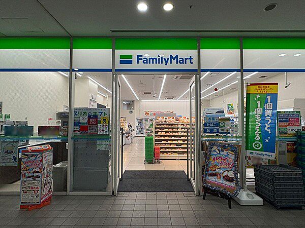 ファミリーマート　豊洲キャナルフロント店