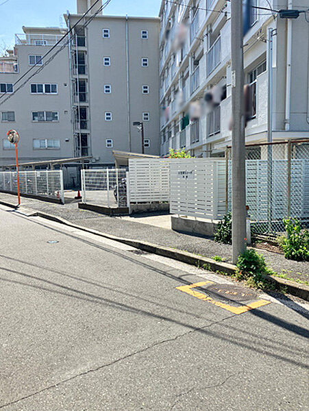 前面道路。