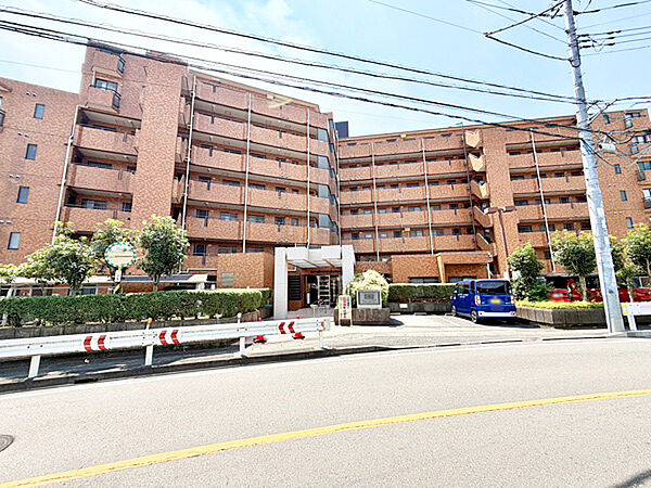 新規内装リノベーション物件！南向き3階部分につき陽当たり・通風良好・安心のオール電化！