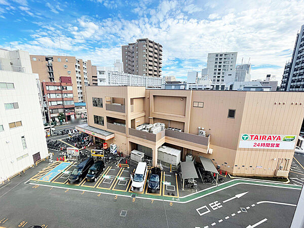 買い物にも便利な駅近住戸です。