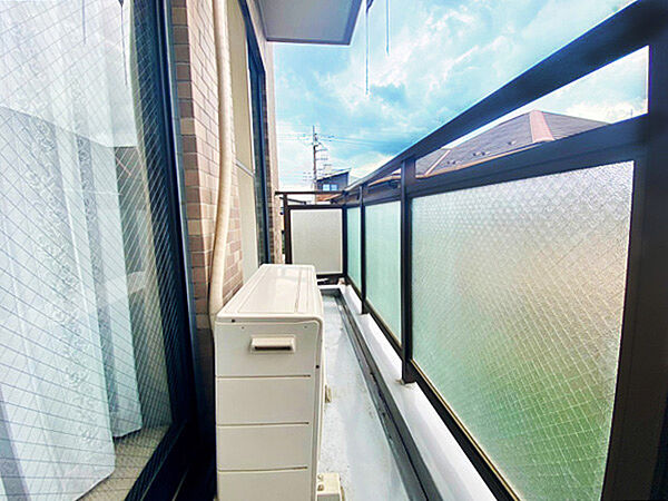 3面バルコニーを採用。住まい全体に光と風を取り込みやすい設計です。