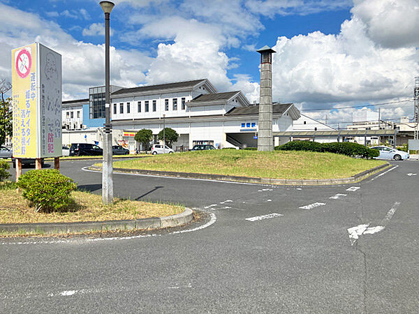 東武日光線・JR宇都宮線「栗橋」駅。2路線利用可能で、通勤・通学やお出かけにも便利なアクセス環境です
