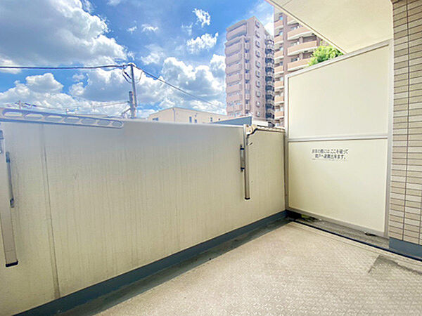 リビングとつながる開放的なバルコニーが魅力の住まいです