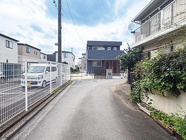 開放感のある角地に位置。閑静な住宅街で穏やかな暮らしをお楽しみいただけます。