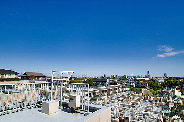ランドマークタワー・横浜ベイブリッジが一望出来ます。