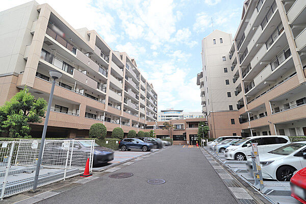 駐車場側外観