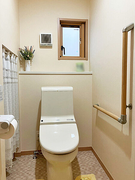 トイレは1階と2階にございます！