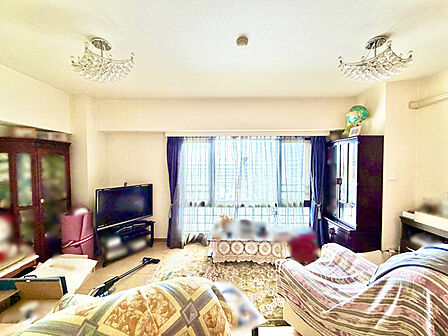 LDK23帖以上！家族とゆったり時間を過ごせる広々としたリビングです