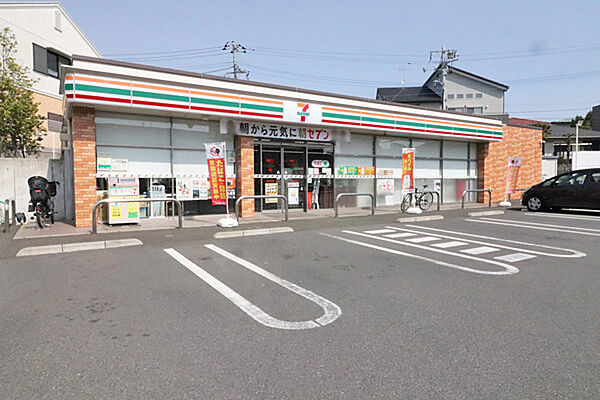 セブンイレブン川崎上麻生2丁目店まで約630ｍ（徒歩8分）