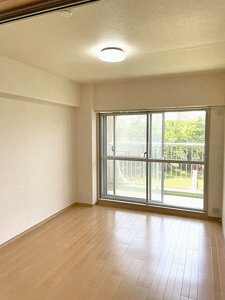 フローリング新規張替え済みのお部屋です！