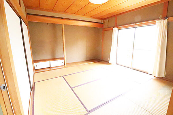 1階和室　床の間のある和の空間
