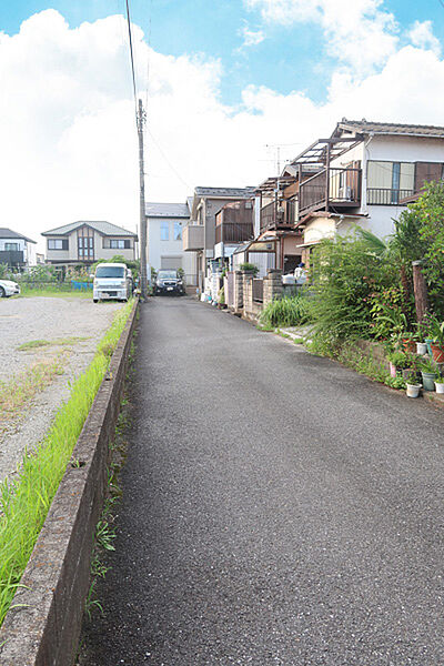 接道は建築基準法第43条第2項空地ですが、協定済みです。