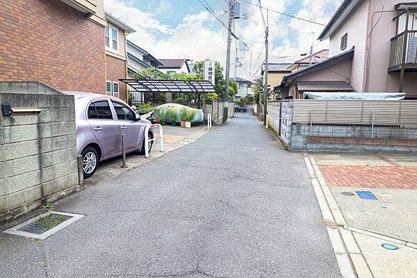 前面道路：北西4ｍ（公道）　緑豊かで閑静な住宅街　京成本線「海神」駅徒歩4分の立地