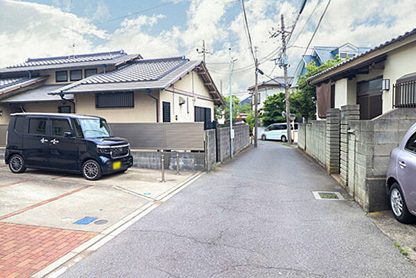 徒歩10分圏内に幼稚園・小学校・中学校がございます