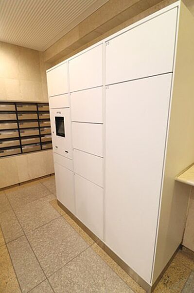 不在時に便利な宅配ボックス完備