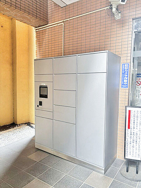 不在時に便利な宅配ボックス完備