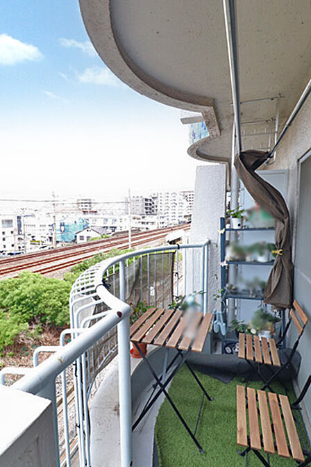 8.65m2の南西向きバルコニー