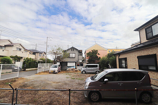 遮る建物がなく、前面が開けた眺望です