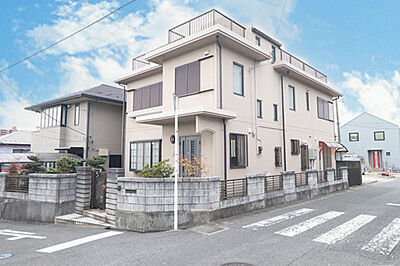 外観:耐久性と耐震性を兼ね備えたパルコン住宅 2016年3月 屋上防水・外壁塗装済み 外観:耐久性と耐震性を兼ね備えたパルコン住宅 2016年3月 屋上防水・外壁塗装済み