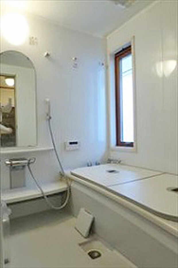 室内（2023年11月）撮影 2階にある浴室です。