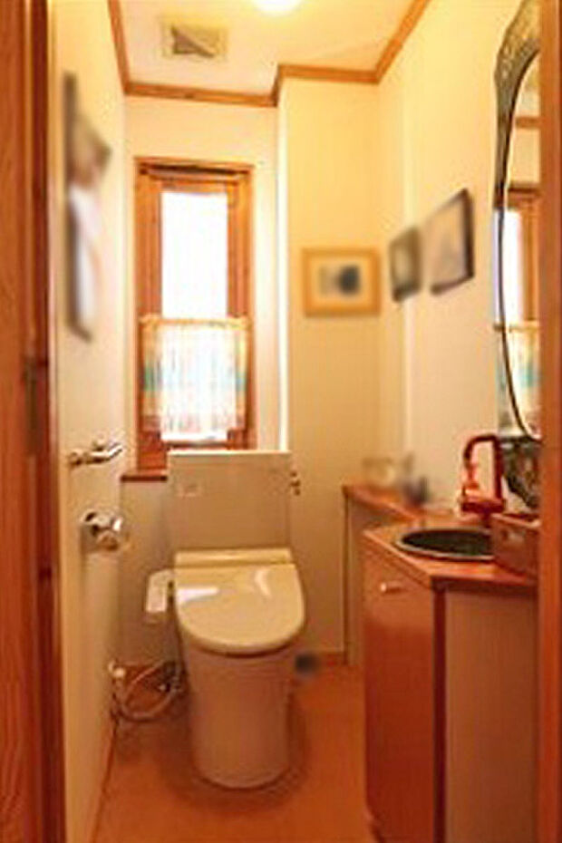 室内（2023年11月）撮影 1階トイレは訪れた方メインのトイレのため、ウェルカムな雰囲気です。
