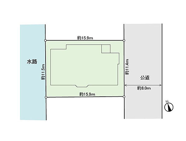 地形図となります　西面の用水路にはフタがあり、虫等の環境に配慮。