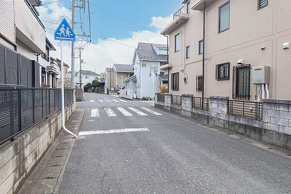 千代田・常磐緩行線「北小金」駅徒歩14分　「北小金」駅までフラットな立地です