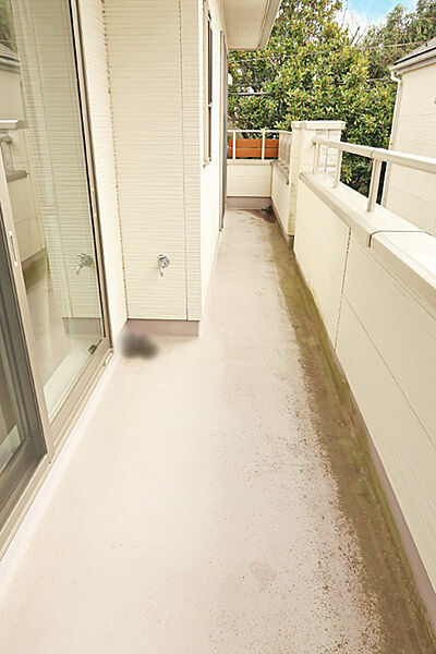 バルコニーの写真　西側から東方向を撮影