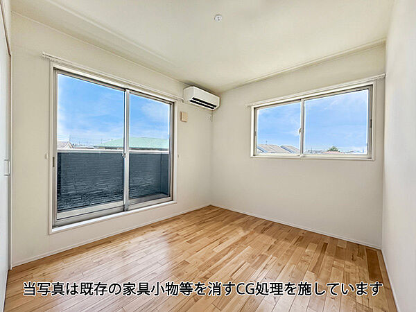 2階の約5.3帖の洋室になります。※当写真は既存の家具小物等を消すCG処理を施しております。