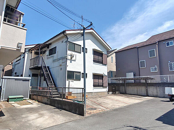 静かな街並みの第一種低層住居専用地域。