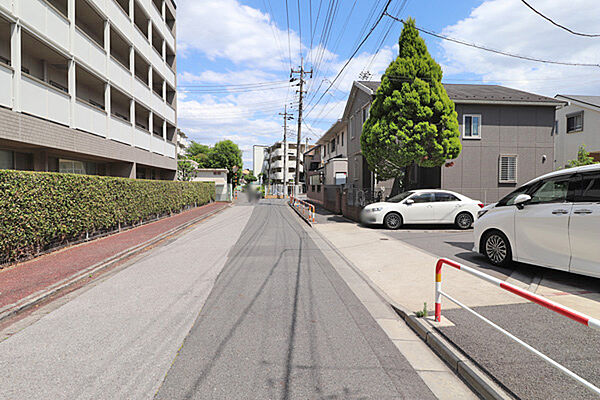 北東側道路