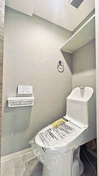 新規交換済みのLIXILウォシュレット付トイレ