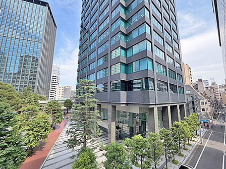 洗練された都市景観を望むロケーション、九段エリアらしい開放感ある眺望