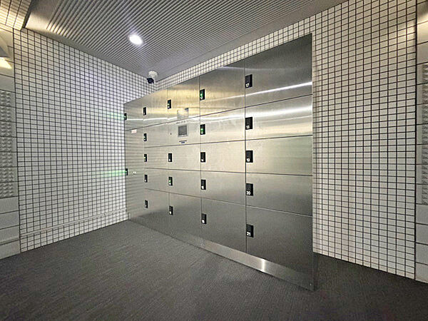 不在時でも荷物の受け取りが可能な宅配ボックスを完備。忙しい毎日の暮らしを快適にサポートします