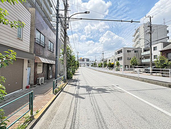 三ツ目通り沿いの整形地