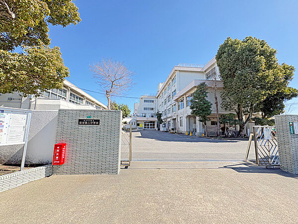 篠崎第二中学校まで約240ｍ(徒歩3分)