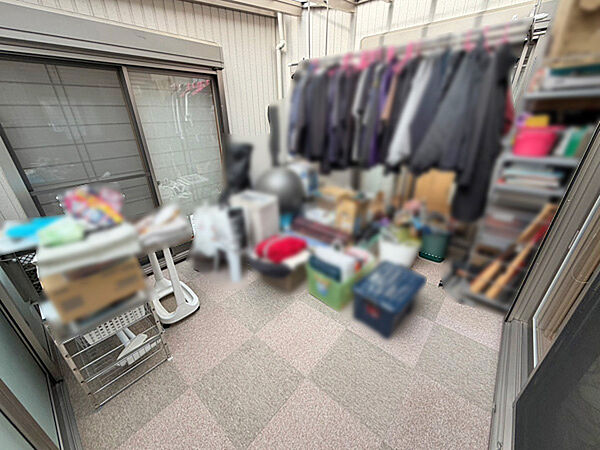 約12.5？のサンルーム。大切な思い出もしまい、雨の日も濡れずに洗濯物を乾かせます！
