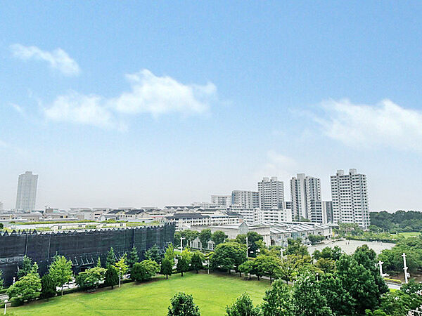 遮るものもなく四季折々の気持ちのいい景色が広がり、毎日の暮らしを豊かに彩ります