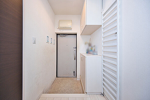 角部屋のため玄関周りもゆとりのある設計