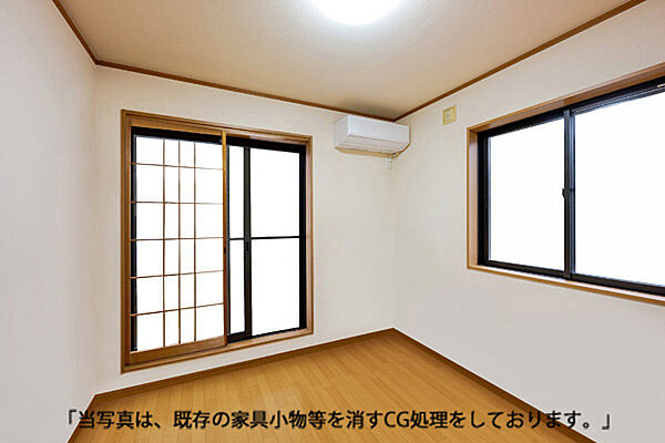当写真は、既存の家具小物等を消すCG処理をしております。