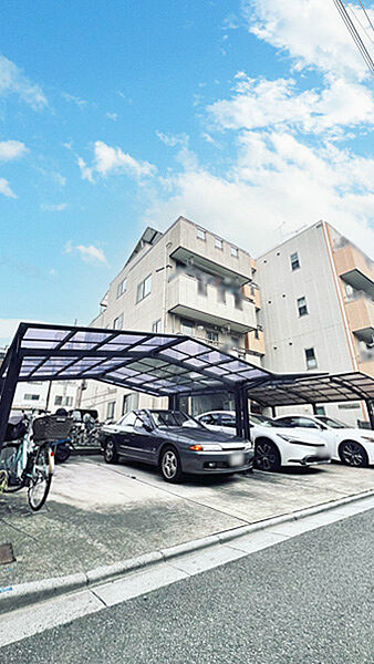 駐車場4台（2台賃貸中　月額20000円×2）