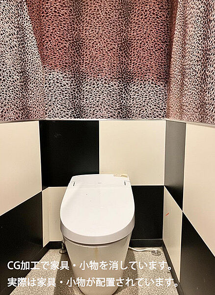 物件にはトイレが3か所あります。タンクレスタイプ！画像に家具消し加工を施しております。