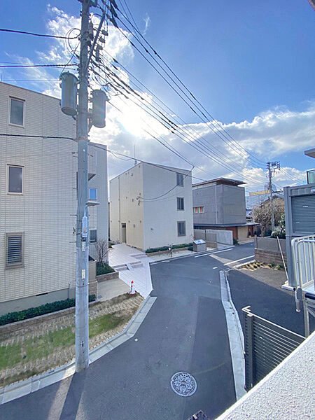 日当たり良く風通しも良く、静かな住環境で心地よく過ごせます。
