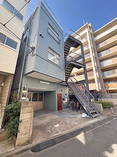 201号室：賃貸中（賃料67000円）それ以外自己使用 　