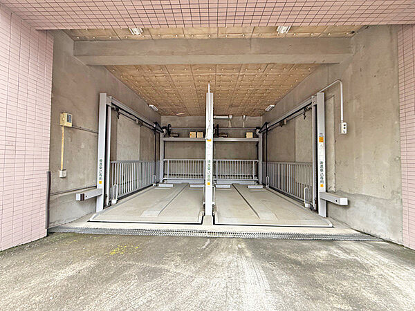 最新の駐車場の空き状況はお気軽に担当中井までお問い合わせください。