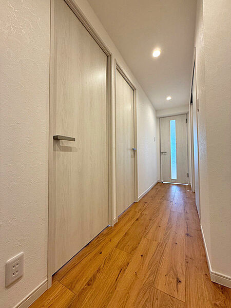 シンプルで使いやすい廊下空間、無駄のない動線設計で各居室へのアクセスがスムーズな機能的レイアウトです