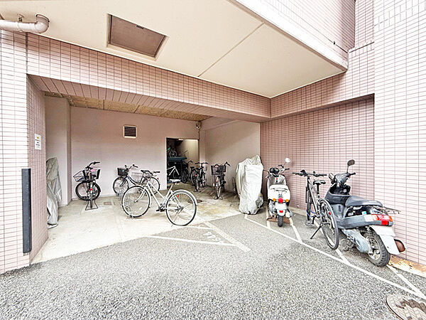 最新の駐輪場の空き状況はお気軽に担当中井までお問い合わせください。