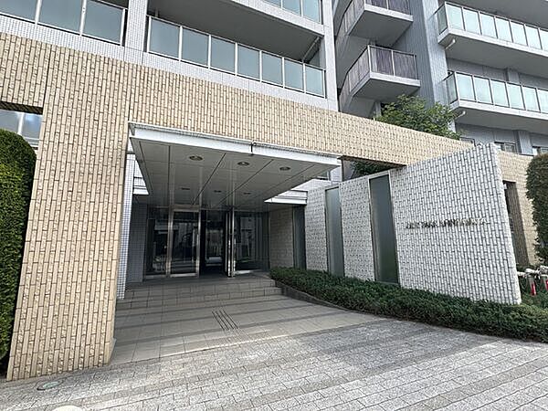 毎日の帰宅を心地よく迎えるエントランス空間